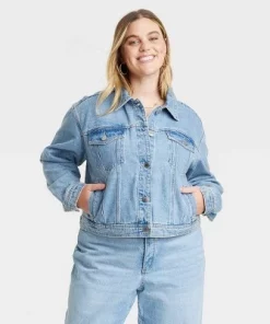 Women's Cropped Denim Jacket - Universal Thread™ Medium Wash -Universal Thread Shop GUEST 440c29a2 df0d 46d9 8a97 8f4accb95431