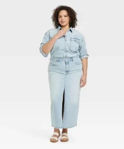 Women's Oversized Denim Boyfriend Shirt - Universal Thread™ Light Wash -Universal Thread Shop GUEST 503ebbf6 cd23 4d4a a223 d918b3b0d619