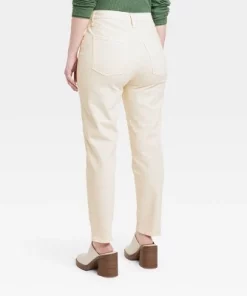 Women's High-Rise 90's Slim Straight Jeans - Universal Thread™ White -Universal Thread Shop GUEST 60b0c78f d3fc 42cb 96ab 70110140b138