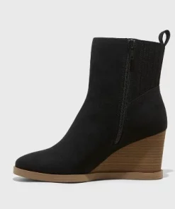 Women's Cypress Winter Boots - Universal Thread™ Taupe