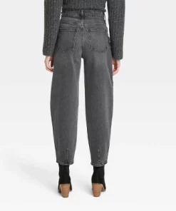 Women's Super-High Rise Tapered Balloon Jeans - Universal Thread™ Black Wash