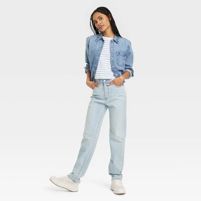 Women's High-Rise 90's Straight Jeans - Universal Thread™ Light Wash 4 Women's High-Rise 90's Straight Jeans - Universal Thread™ Light Wash - Image 2