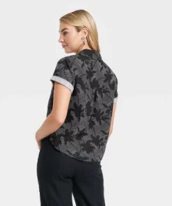 Women's Short Sleeve Collared Button-Down Shirt - Universal Thread™ Blue Striped