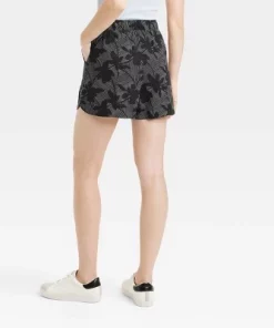 Women's High-Rise Linen Pull-On Shorts - Universal Thread™ Tan